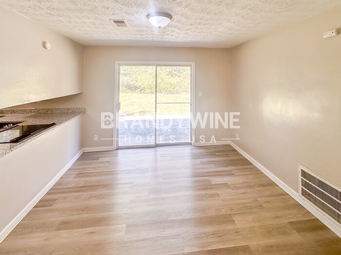 Building Photo - 6230 Cedar Wood Dr