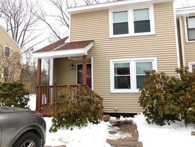 Primary Photo - 3 Floor Condo Located In Country Setting -...