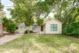 Building Photo - 815 Roosevelt St