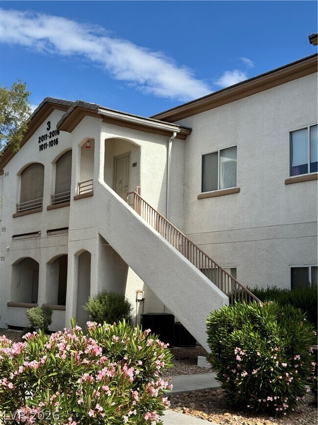 Building Photo - 5655 E Sahara Ave