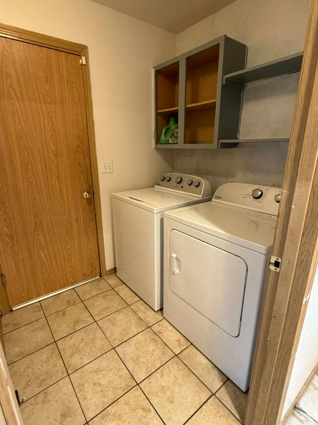 Building Photo - 15721 95th Ct SE