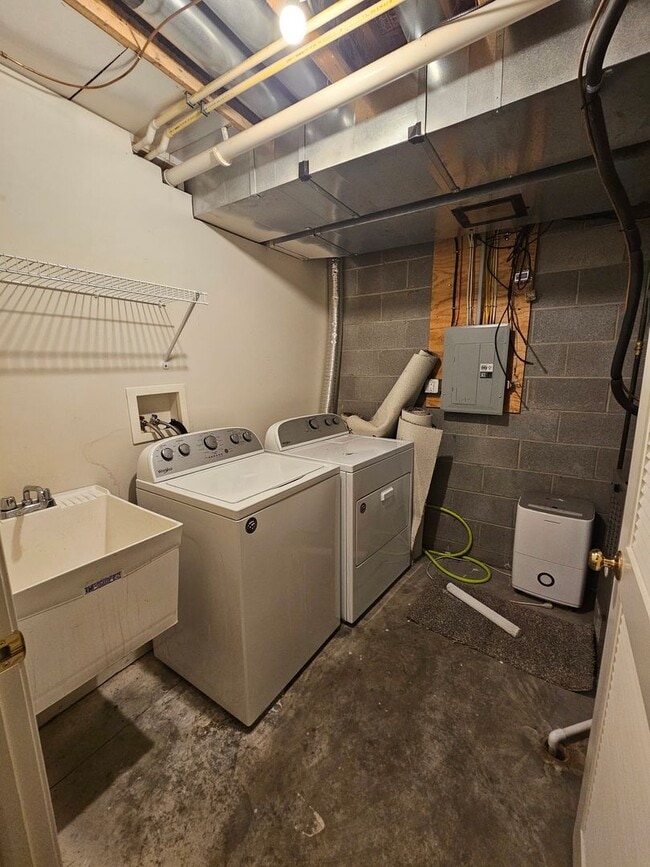 Building Photo - Streetsboro 2 Bedroom 2.5 Bath Condo