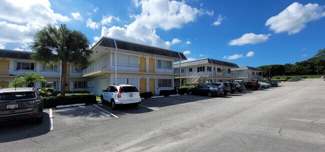 Building Photo - 3322 Cynthia Ln