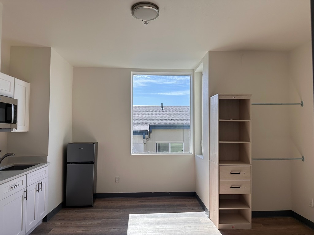 Building Photo - 4544 20th Ave NE