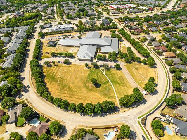 Building Photo - 8400 Willow Creek Dr