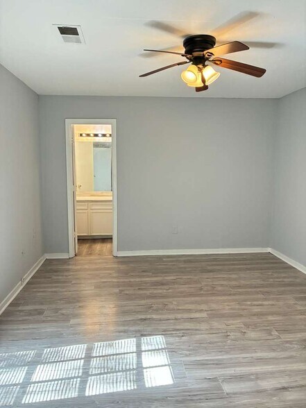 Building Photo - 560 Woodland Hills Pl