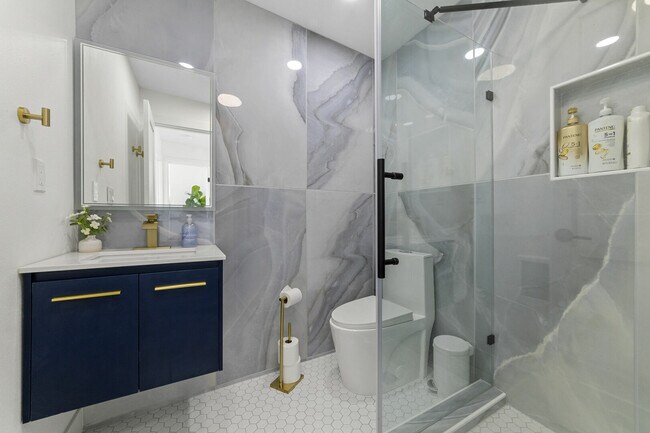 Building Photo - 260 E Driftwood Shores Rd