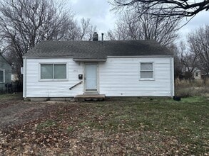 Building Photo - 1842 N Poplar Ave