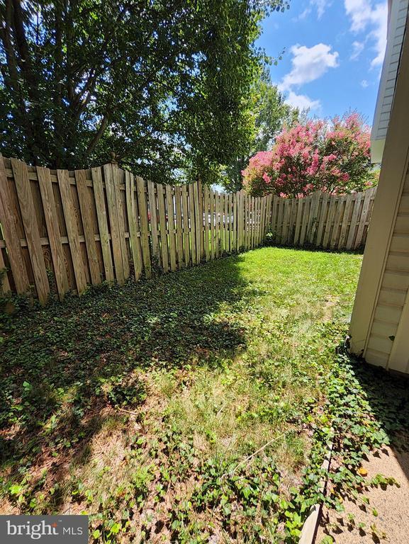 Building Photo - 8612 Sanderling Dr