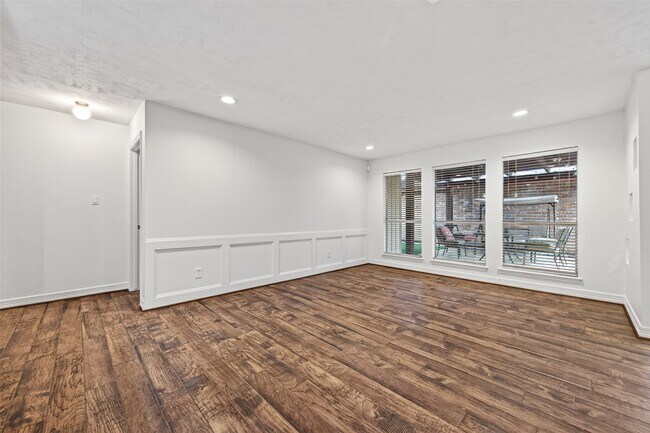 Building Photo - 14222 Stokesmount Dr