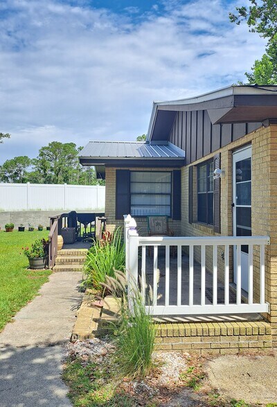 Building Photo - 3909 Ocean View Dr