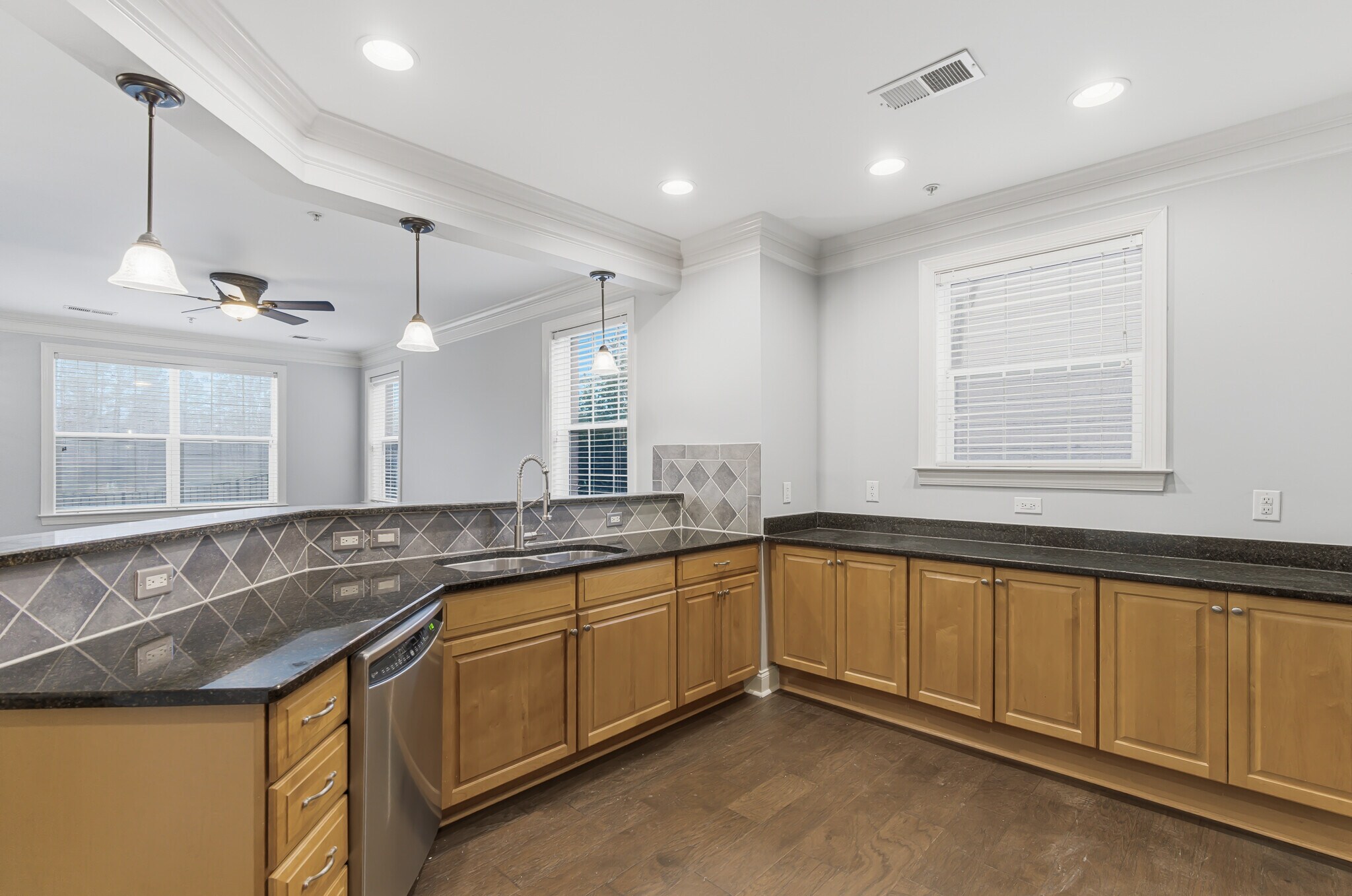 Building Photo - 10421 Rosegate Ct