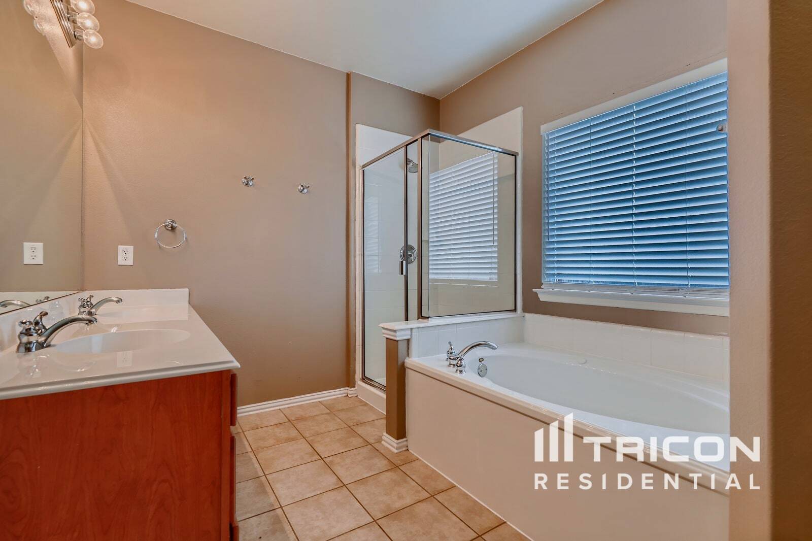 Building Photo - 5921 Sea Bass Ct