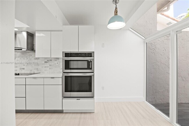 Building Photo - 20936 NE 37th Ave