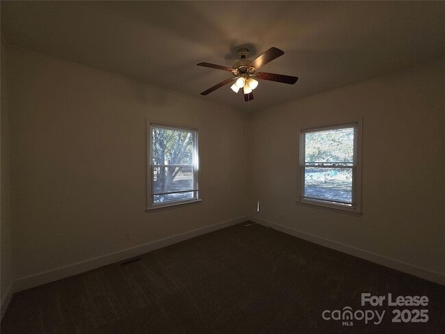 Building Photo - 412 Park Ave