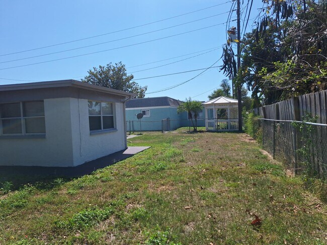 Building Photo - 5117 Beacon Hill Dr