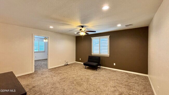 Building Photo - 12437 Pleasant Crest