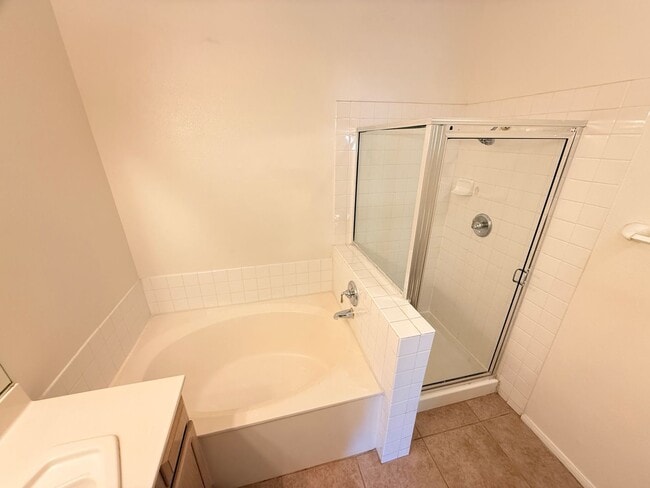 Building Photo - 2050 W Warm Springs Rd