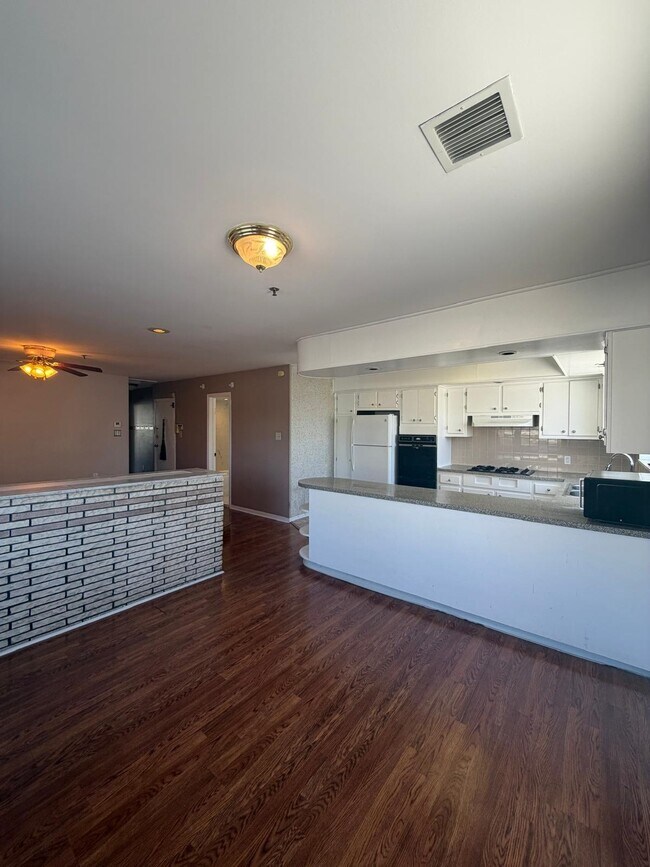 Building Photo - 73 Congress St