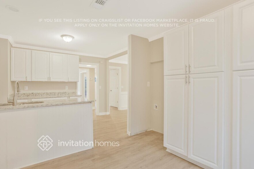 Building Photo - 2847 Bentwood Dr