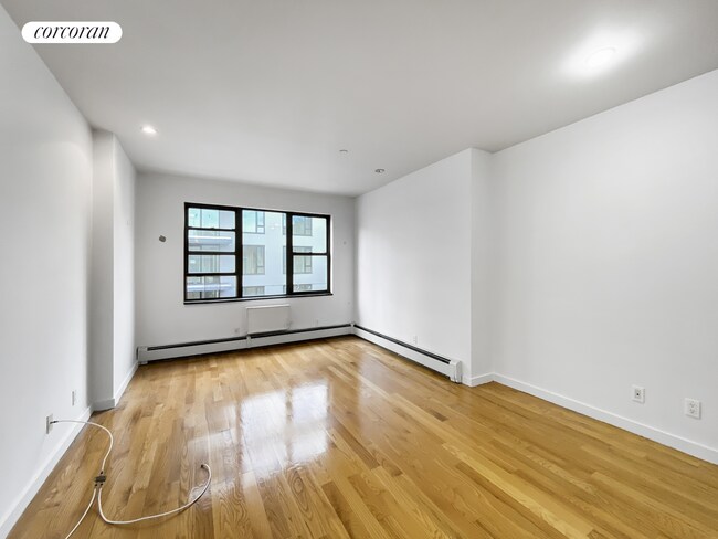 Building Photo - 150 W 111th St