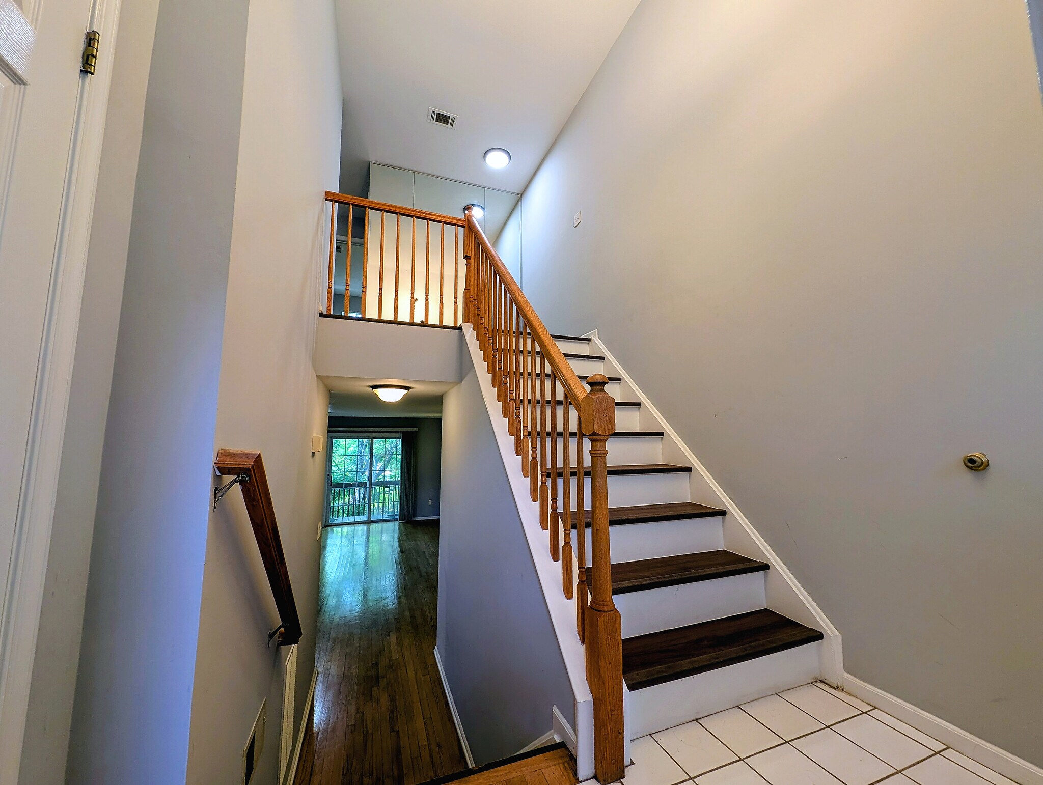 Building Photo - 26 Taft Ct