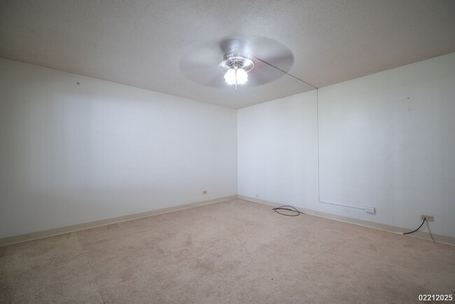 Building Photo - $1,790/ 1 BED / 1 BATH/ 1 PARKING IN MAKIKI