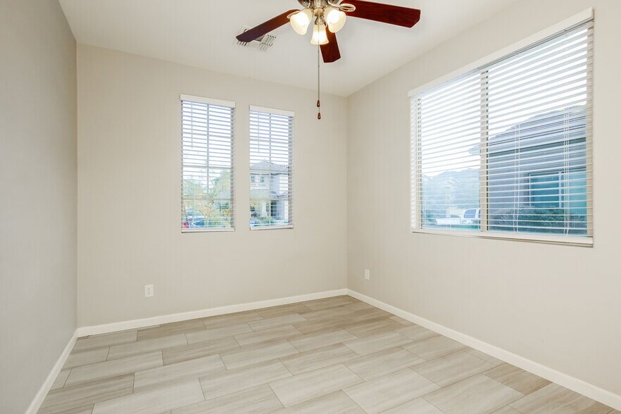 Building Photo - 5439 W Fetlock Trail