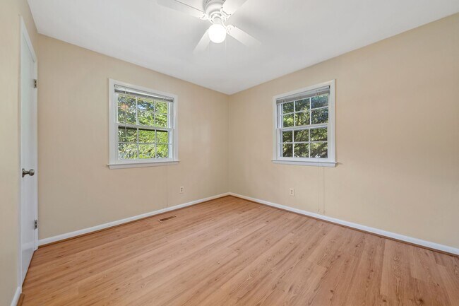 Building Photo - Charming 4 Bedroom, 2 Bath Home in Great Garner Location Available NOW