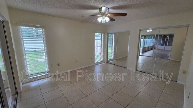 Building Photo - 4817 Cypress Tree Dr