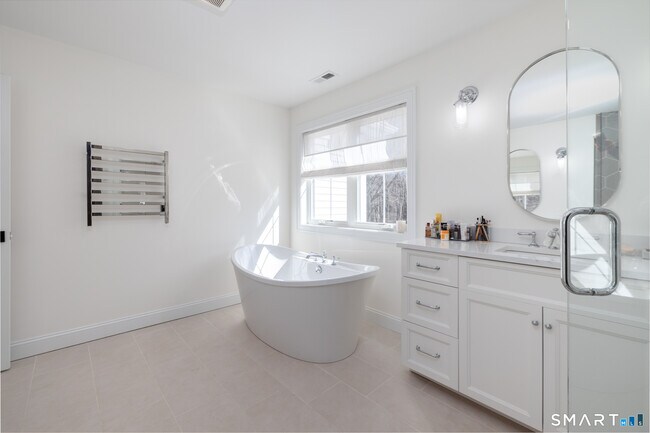 Building Photo - 112 Stallion Dr