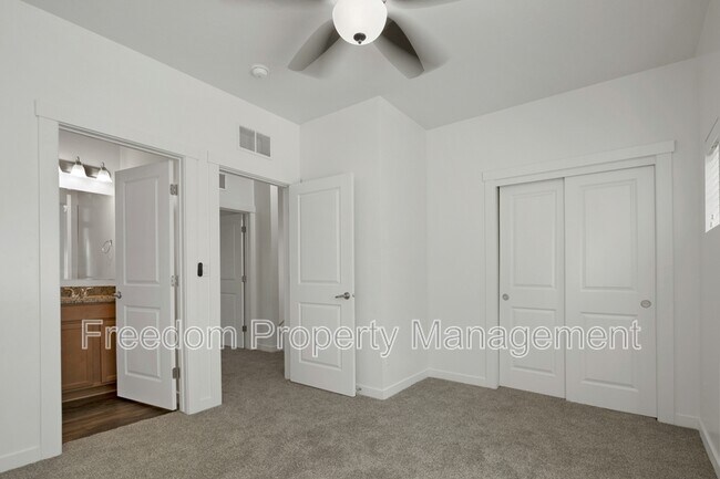 Building Photo - 11213 W Gabrielle Dr