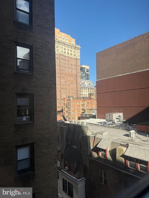 Building Photo - 1324 Locust St