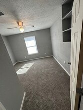 Building Photo - 500 College St