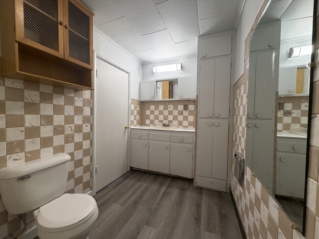 Building Photo - 338 N 2nd St