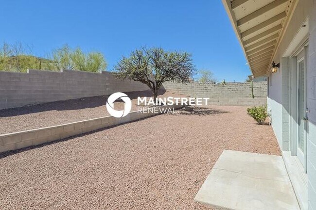 Building Photo - 3 Bedroom Pet-Friendly Home in TUCSON, AZ with Main Street Renewal