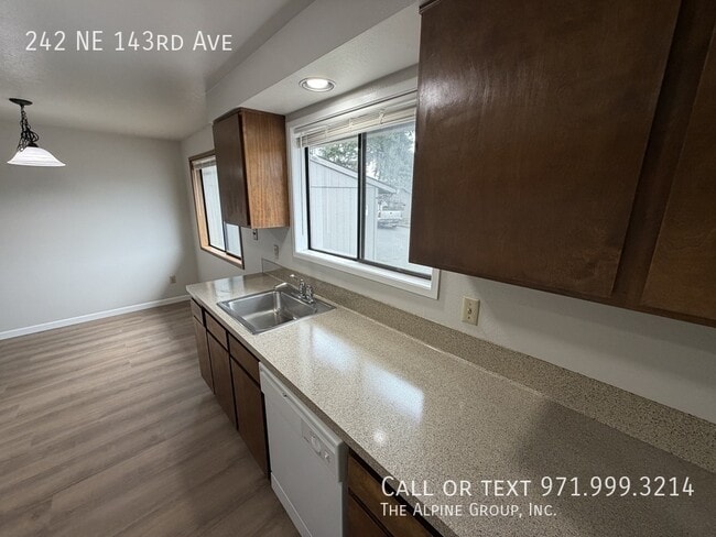 Building Photo - 242 NE 143rd Ave