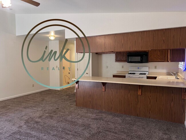 Building Photo - Chardonnay Duplex