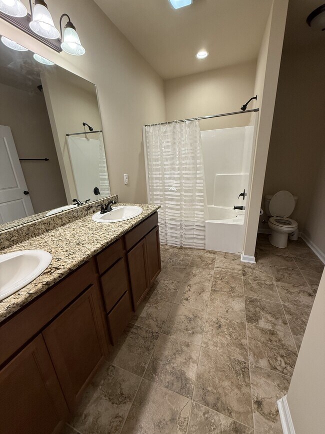 Building Photo - 734 Red Pine Dr