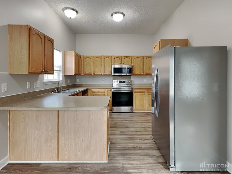 Building Photo - 10227 Apple Dove Ct