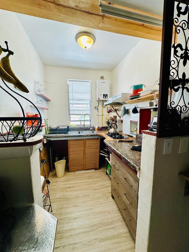 Building Photo - 428 SW 9th St