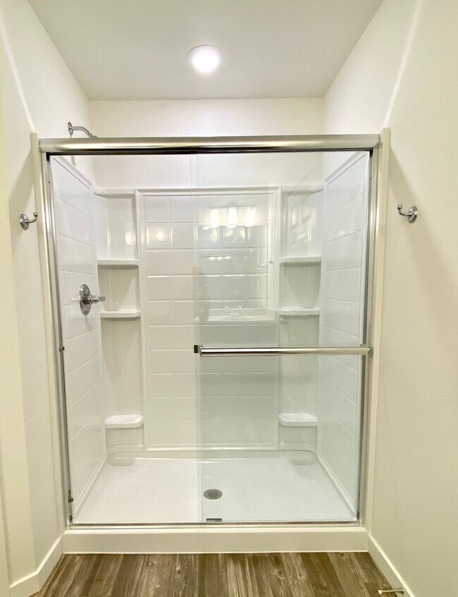 Building Photo - Beautifully built townhome in Banning Lewi...