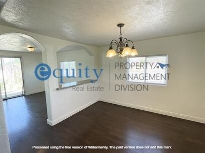 Building Photo - Spacious Taylorsville Home