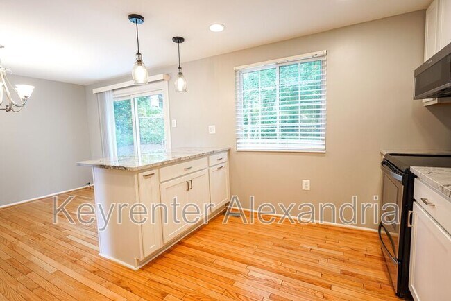 Building Photo - 5901 Beech Tree Dr