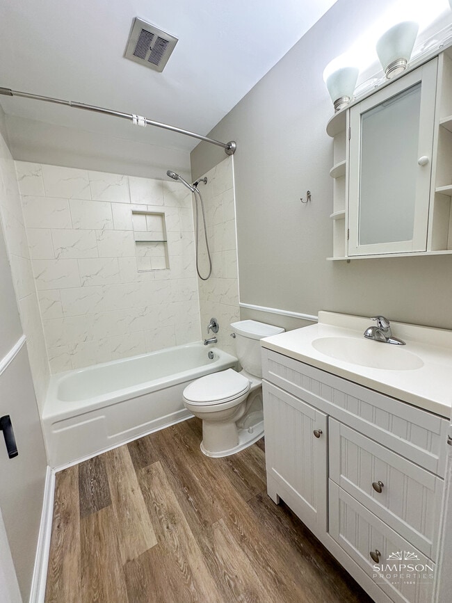 Building Photo - 408 Spring Hill Rd