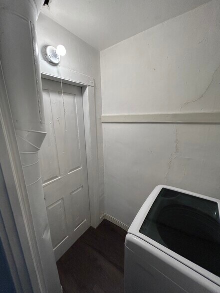 Building Photo - 53 Main St