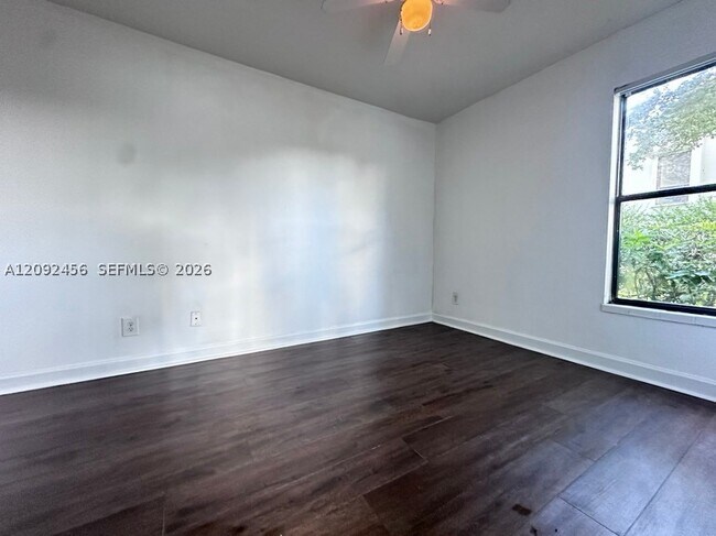 Building Photo - 3930 NW 87th Ave