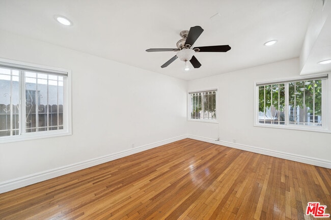 Building Photo - 112 S Detroit St