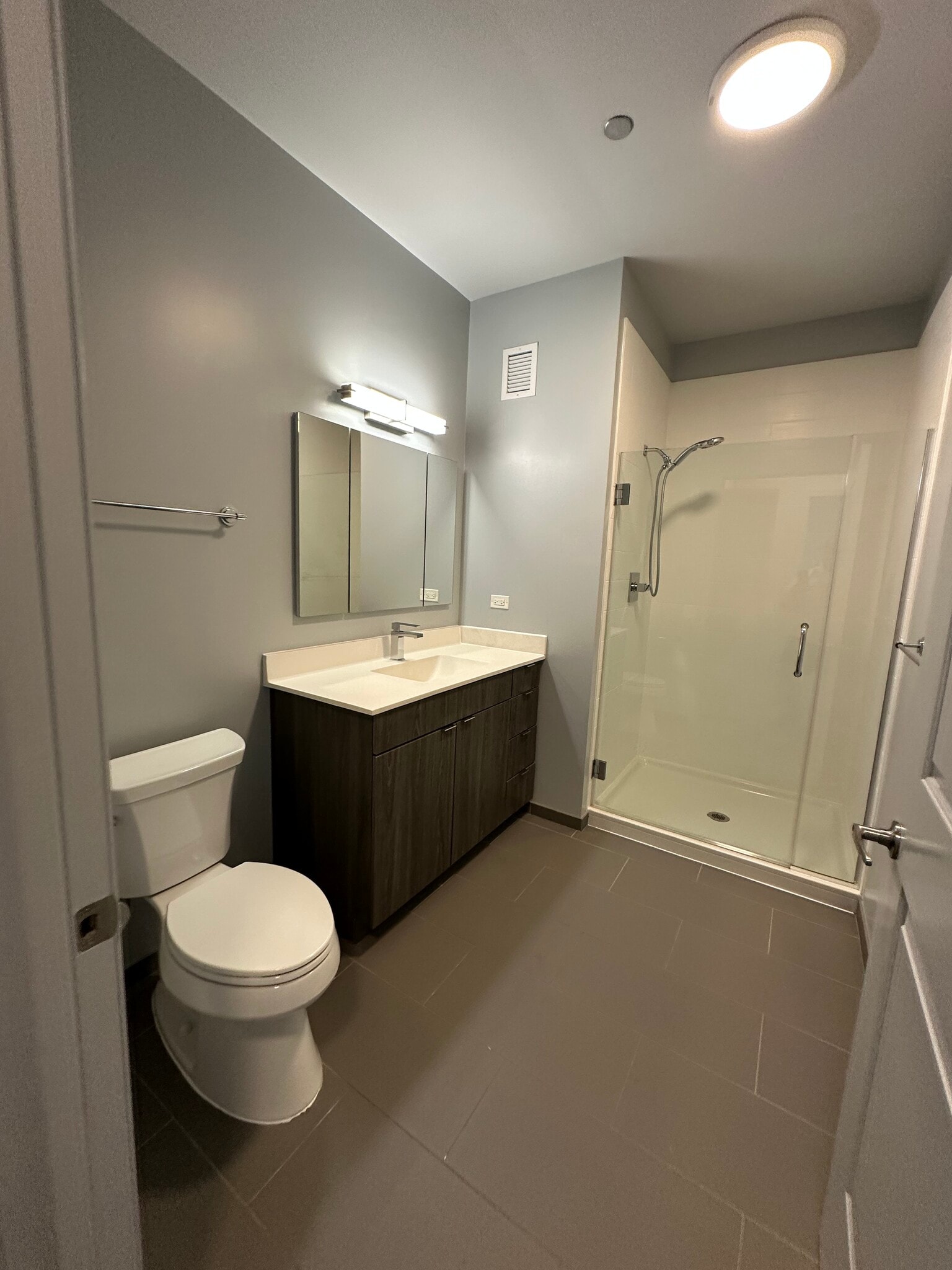 Building Photo - 1025 W Addison St