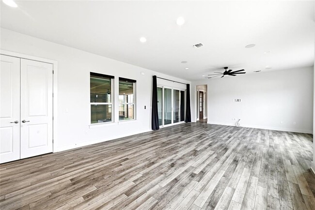 Building Photo - 7801 Donnelley Dr